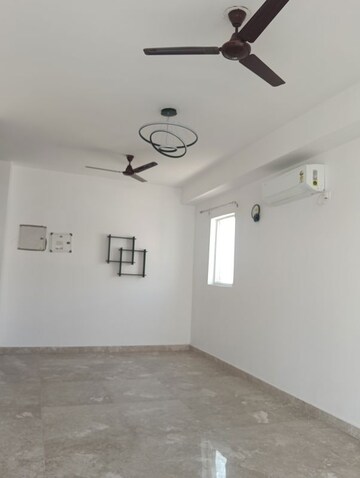 Room in 4 BHK Apartment at SS Linden, Sector 84 – for Rent