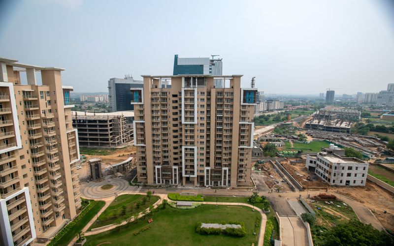 3.5 BHK + Servant Room Apartment For Sale in Emaar Palm Gardens