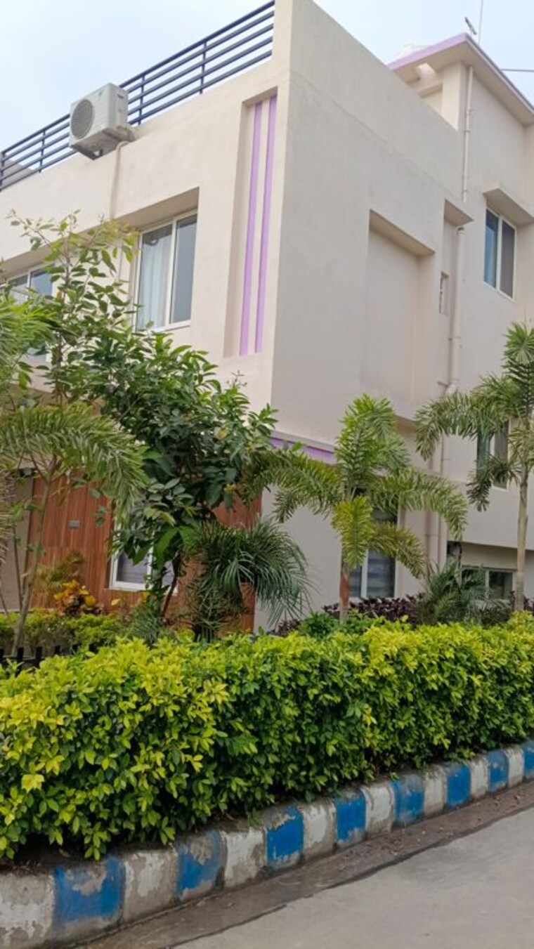 Garden, anik-one-rajarhat 5 Bedroom 1800 Sq.Ft. Builder Floor In Rajarhat Kolkata 10100723