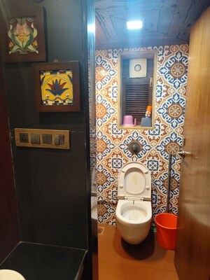 Furnished Amenities in 2 BHK Apartment at Ashoka Tower Andheri, Versova – for Rent