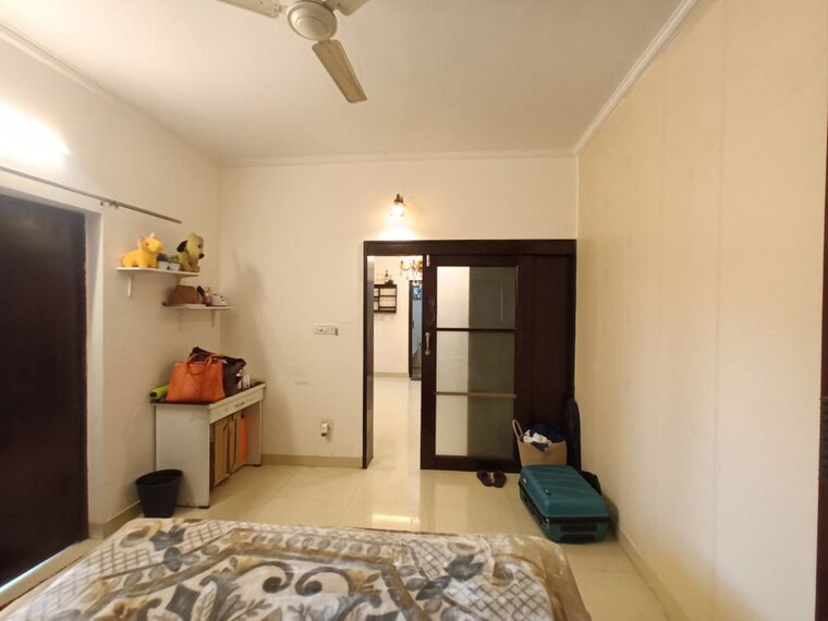 Bedroom, vasant kunj 3 Bedroom 1800 Sq.Ft. Apartment In Vasant Kunj Delhi 10100714
