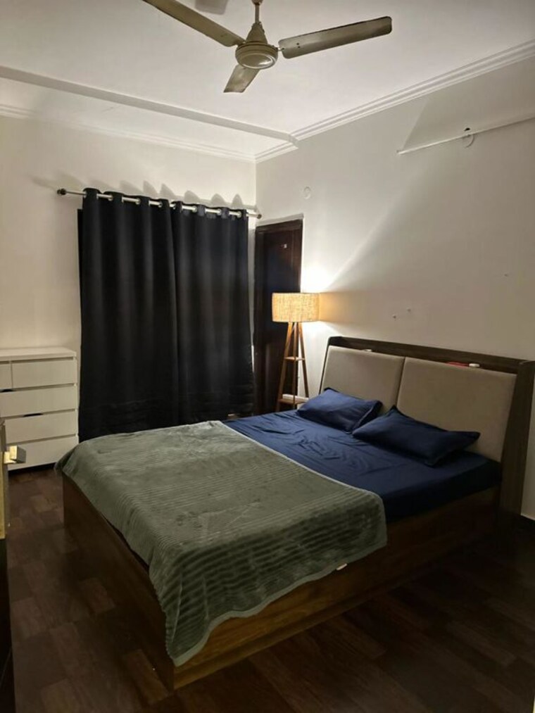 Bedroom, vasant kunj 3 Bedroom 1800 Sq.Ft. Apartment In Vasant Kunj Delhi 10100714