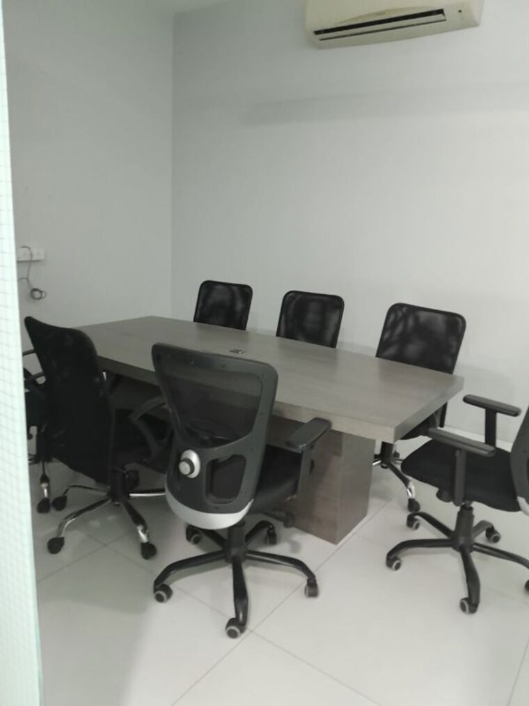 Team Area, western-edge Commercial Office Space 876 Sq.Ft. In Borivali East Mumbai 10100803