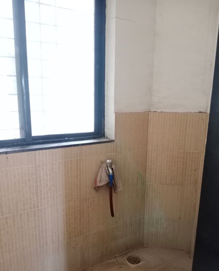 Bathroom, gayatri-bravuria-apartment 2 Bedroom 1000 Sq.Ft. Apartment In Balewadi Pune 10100784