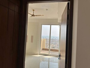Room in 3 BHK Apartment at Barnala Green Lotus Avenue, Ambala Highway – for Rent