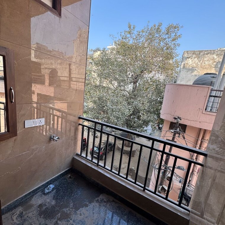 Balcony, moti nagar 2 Bedroom 1086 Sq.Ft. Builder Floor In Moti Nagar Delhi 10100854