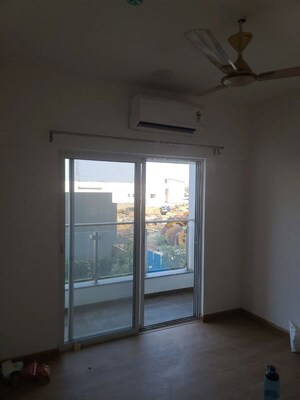 Room in 2.5 BHK Apartment at Gera World of Joy, Kharadi – for Rent