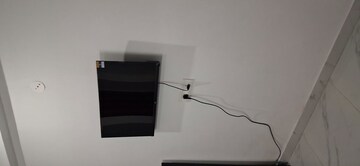 Furnished Amenities in 1 RK Builder Floor at Unitech South City 1, South City 1 – for Rent