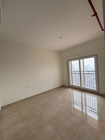 Room in 2 BHK Apartment at Shapoorji Pallonji BKC 28, Bandra East – for Rent