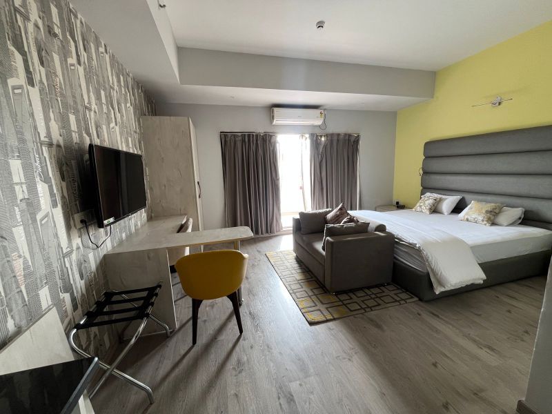 3 BHK + Servant Room 1616 Sq.Ft. Builder Floor in Emaar Emrald Floors Select