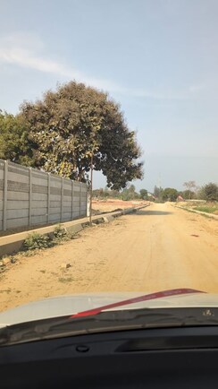 Plot For Sale in Sultanpur Road