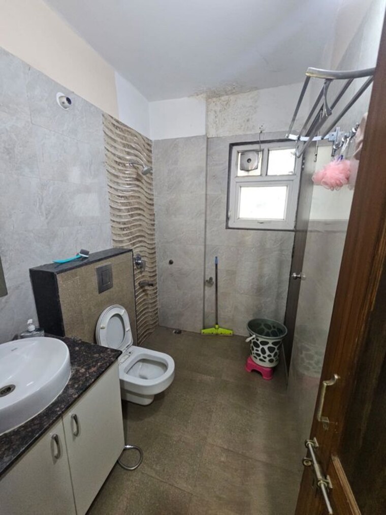 Bathroom, ardee-city 2 Bedroom 204 Sq.Yd. Builder Floor In Sector 52 Gurgaon 10101233