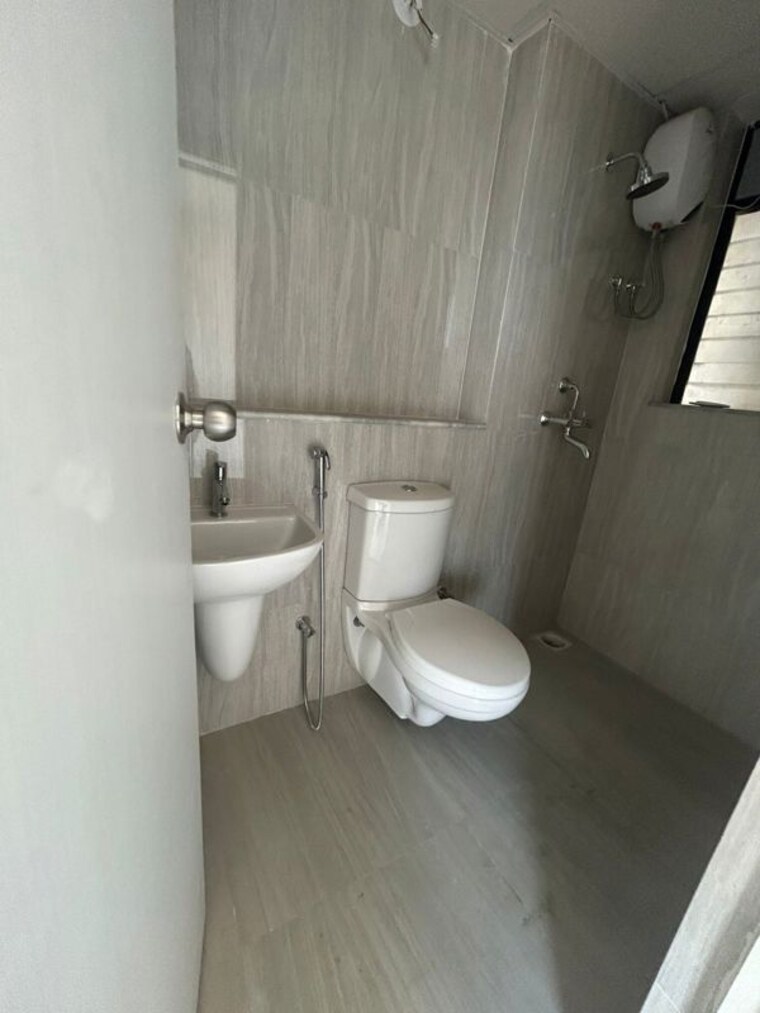 Bathroom, runwal-gardens 2 Bedroom 680 Sq.Ft. Apartment In Dombivli East Thane 10101243