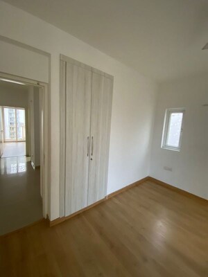 Room in 3 BHK Apartment at Emaar Gurgaon Greens, Sector 102 – for Rent