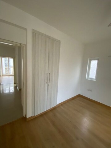 Room in 3 BHK Apartment at Emaar Gurgaon Greens, Sector 102 – for Rent