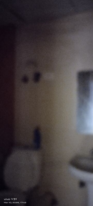 Room in 2.5 BHK Apartment at Mahagun Mywoods, Sector 16c Greater Noida – for Rent