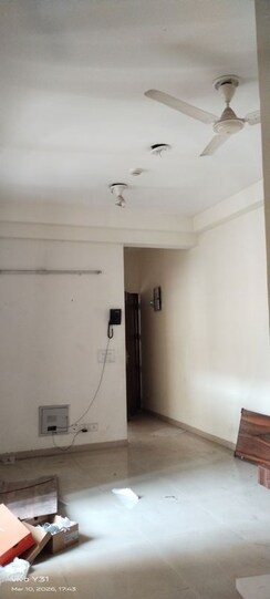 2.5 BHK + Study Room Apartment For Rent in Mahagun Mywoods