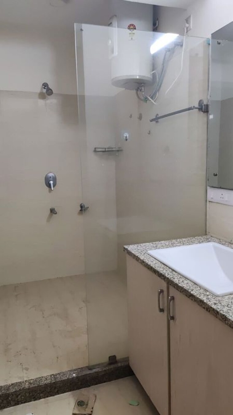 Bathroom, manesar 3 Bedroom 1943 Sq.Ft. Apartment In Manesar Gurgaon 10101551