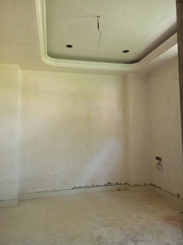 Room in 1 BHK Builder Floor at SRS Apartments, Sector 73 – for Sale