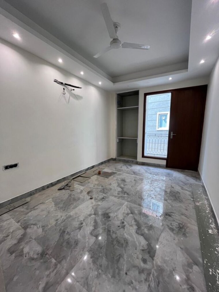 Room, rajpur khurd extension 3 Bedroom 115 Sq.Yd. Apartment In Rajpur Khurd Extension Delhi 10101814