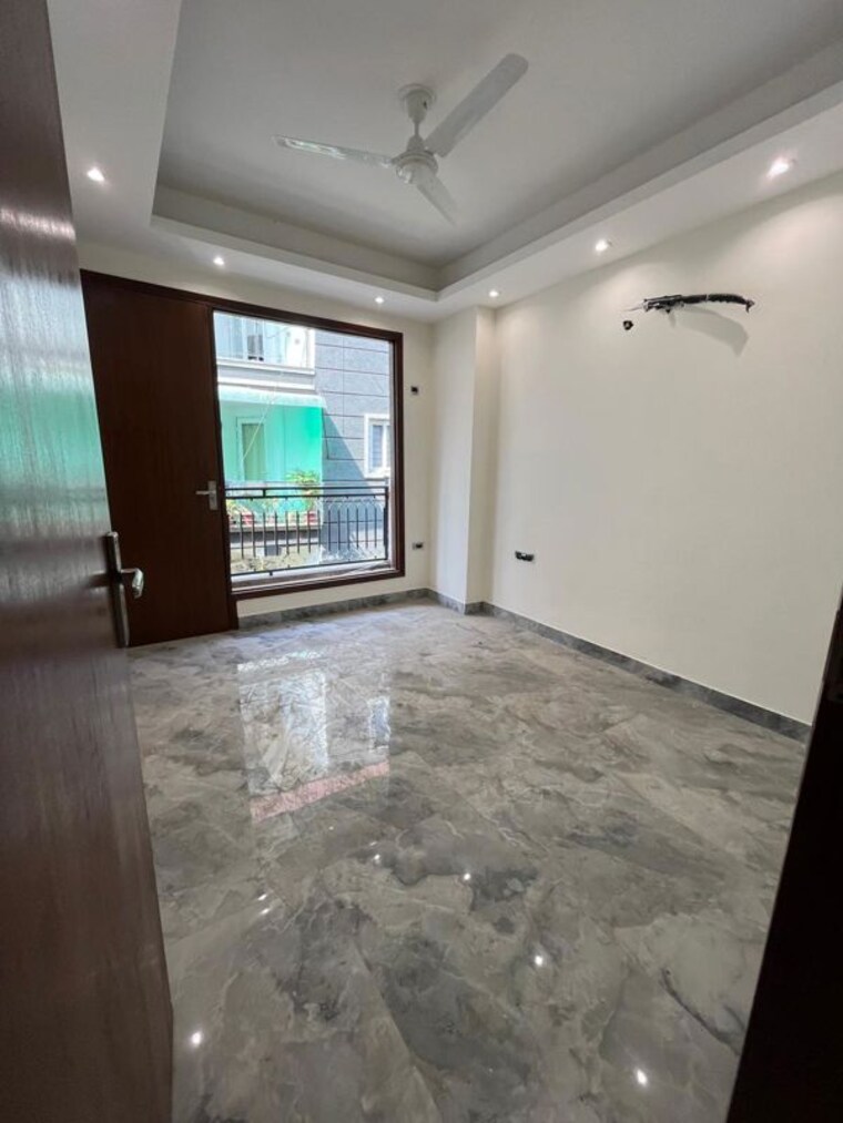 Room, rajpur khurd extension 3 Bedroom 115 Sq.Yd. Apartment In Rajpur Khurd Extension Delhi 10101814