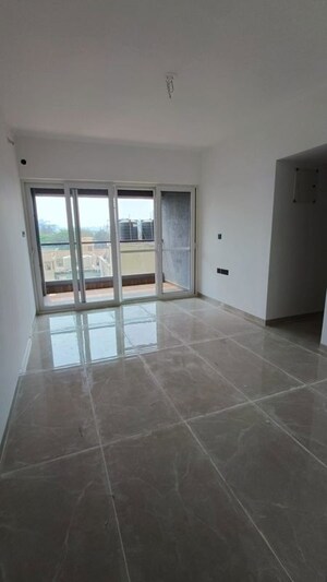 Room in 2 BHK Apartment at Pristine Allure, Kharadi – for Rent