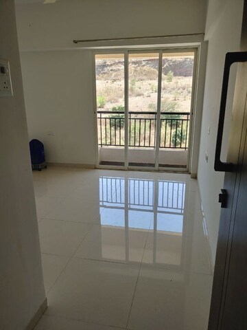 Room in 2 BHK Apartment at Maple Feel Bliss, Bavdhan – for Rent