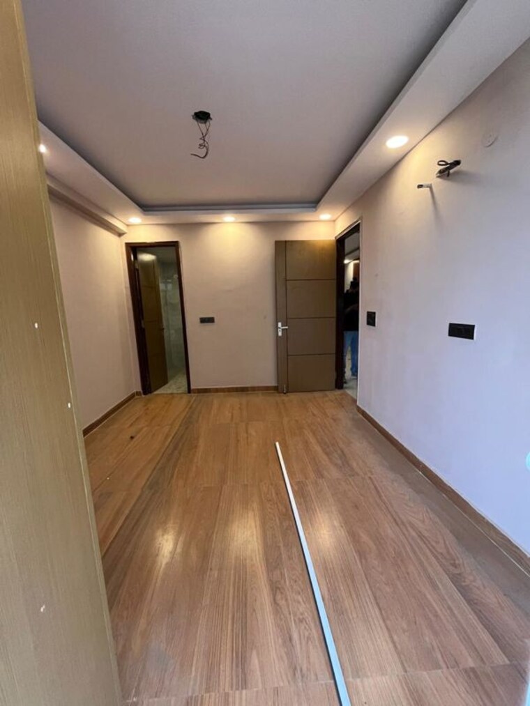 Room, rajpur khurd extension 3 Bedroom 130 Sq.Yd. Apartment In Rajpur Khurd Extension Delhi 10101979