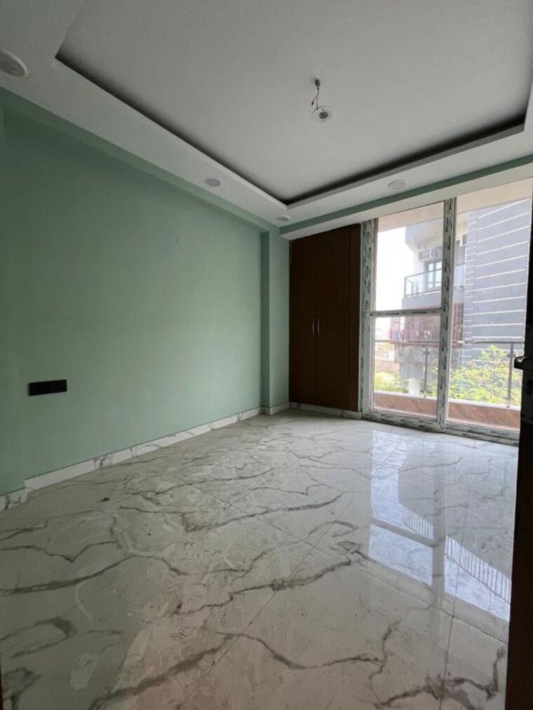 Room, rajpur khurd extension 3 Bedroom 130 Sq.Yd. Apartment In Rajpur Khurd Extension Delhi 10101979