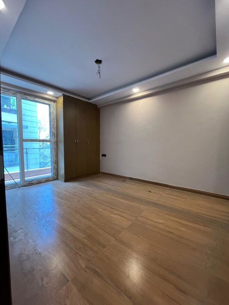 Room, rajpur khurd extension 3 Bedroom 130 Sq.Yd. Apartment In Rajpur Khurd Extension Delhi 10101979