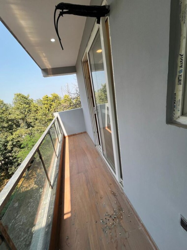 Balcony, rajpur khurd extension 3 Bedroom 130 Sq.Yd. Apartment In Rajpur Khurd Extension Delhi 10101979