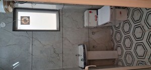 Bathroom in 1 RK Builder Floor at Unitech South City 1, South City 1 – for Rent