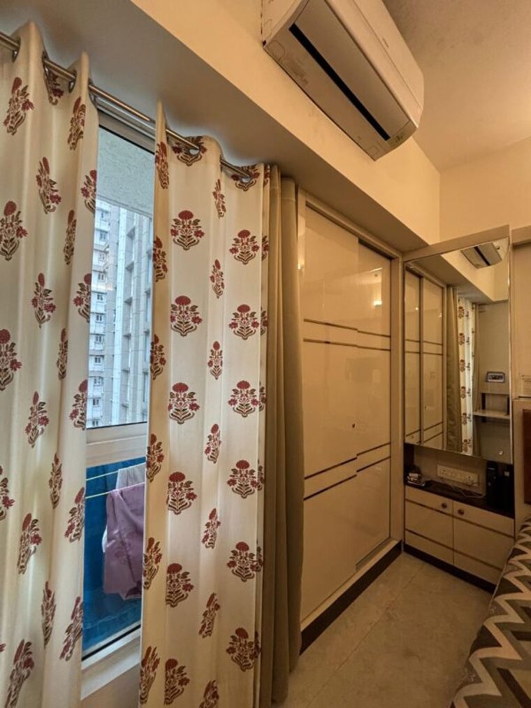 Living Room, lodha-amara 2 Bedroom 672 Sq.Ft. Apartment In Kolshet Road Thane 10101976