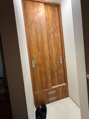 Furnished Amenities in 2 BHK Apartment at Lodha Amara, Kolshet Road – for Rent