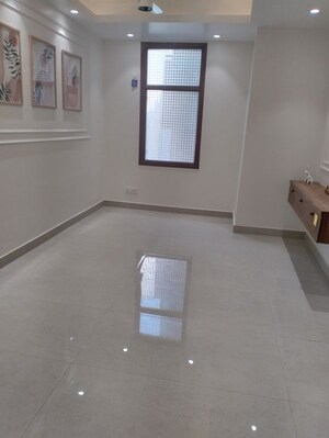 Room in 3 BHK Builder Floor at Malviya Nagar – for Sale