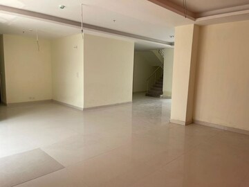 Room in 4 BHK Penthouse at Amrapali Sapphire, Sector 45 – for Sale