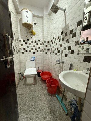 Master Bedroom in 2.5 BHK Builder Floor at Chattarpur – for Rent