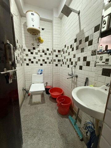 Master Bedroom in 2.5 BHK Builder Floor at Chattarpur – for Rent