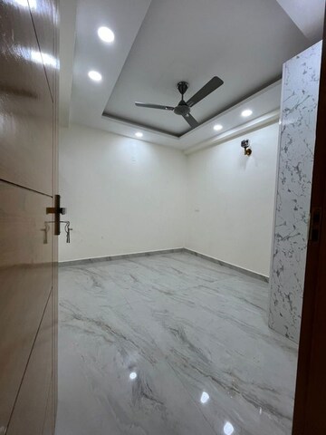 Room in 2 BHK Builder Floor at Rajpur – for Rent