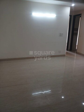 Room in 3 BHK Builder Floor at Chattarpur – for Rent