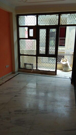 Room in 3 BHK Builder Floor at Chattarpur – for Rent