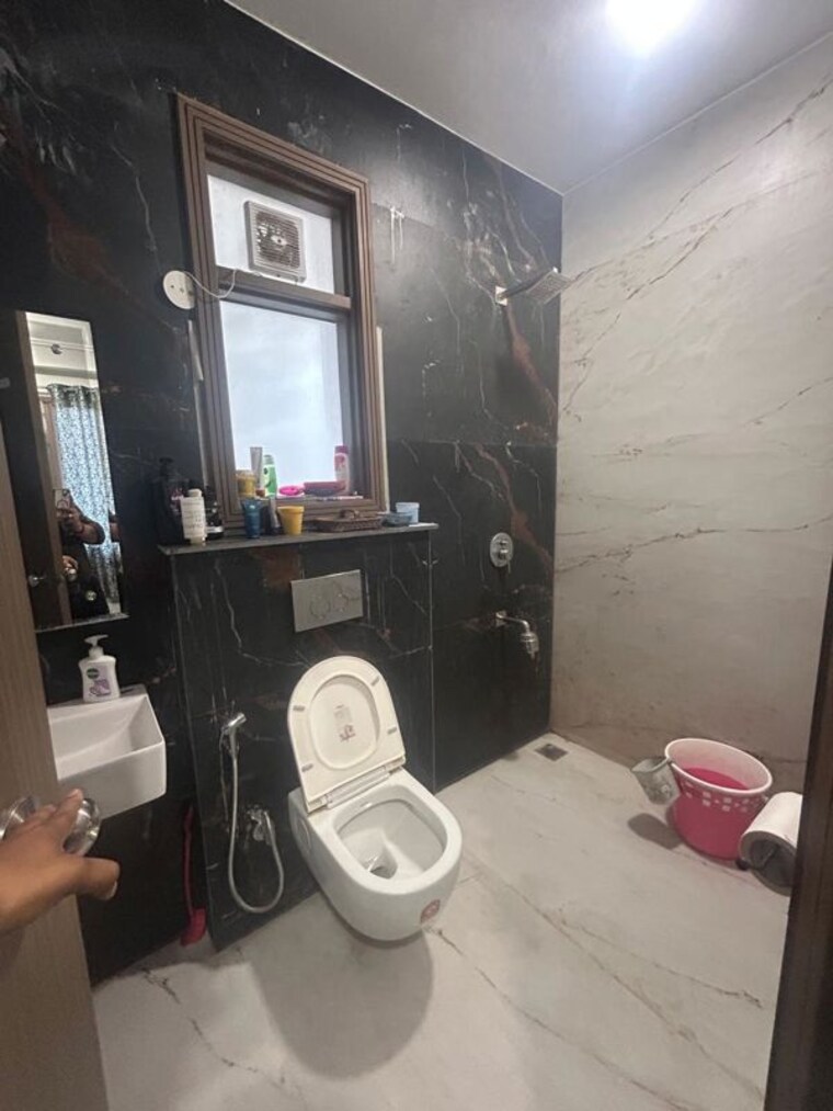 Bathroom, sector 23a 2 Bedroom 1200 Sq.Ft. Builder Floor In Sector 23a Gurgaon 10102223