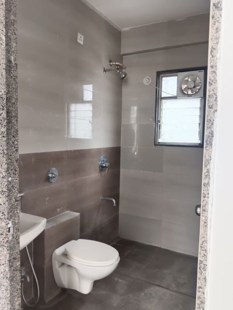 Bathroom, kharadi 2 Bedroom 1100 Sq.Ft. Apartment In Kharadi Pune 10102127