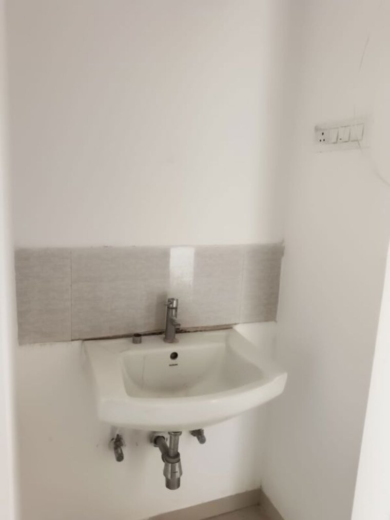 Bathroom, kharadi 2 Bedroom 1100 Sq.Ft. Apartment In Kharadi Pune 10102127