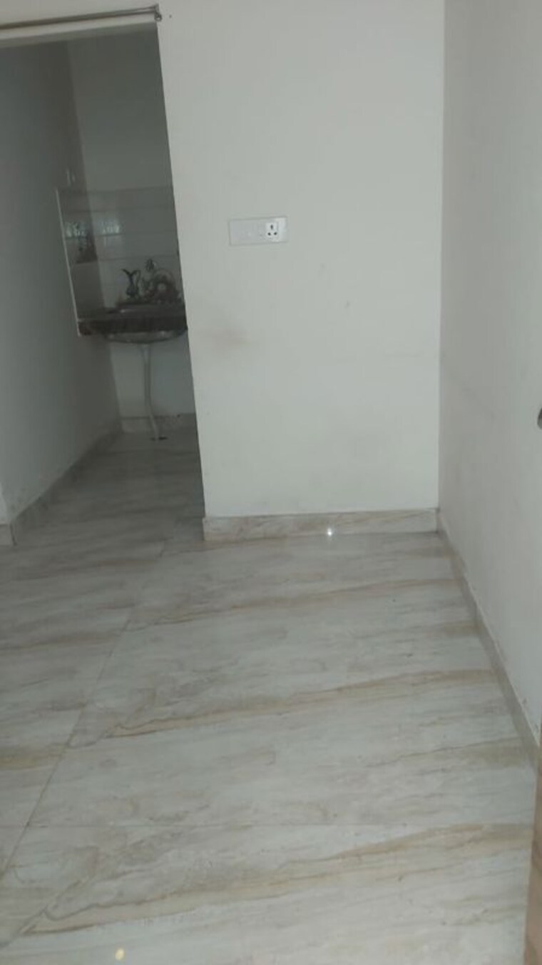 Room, mayur vihar 1 RK 320 Sq.Ft. Builder Floor In Mayur Vihar Delhi 10102231