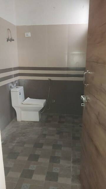 Bathroom in 1 RK Builder Floor at Mayur Vihar – for Rent