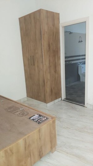 Room in 1 RK Builder Floor at Mayur Vihar – for Rent