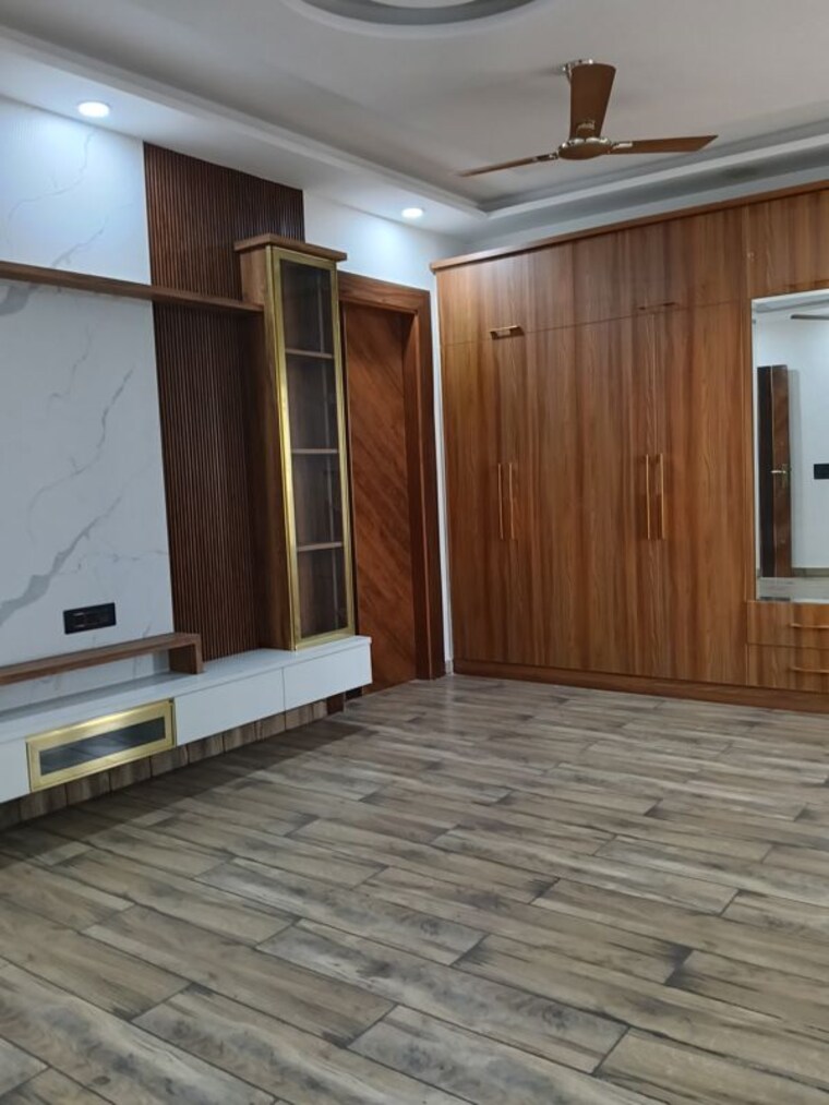 Room, rajendra nagar sector 5 5 Bedroom 365 Sq.Yd. Builder Floor In Rajendra Nagar Sector 5 Ghaziabad 10097116