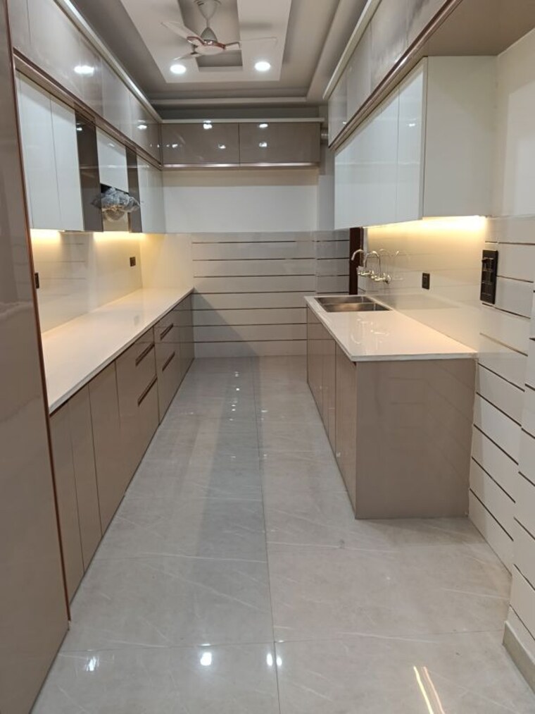 Kitchen, rajendra nagar sector 5 5 Bedroom 365 Sq.Yd. Builder Floor In Rajendra Nagar Sector 5 Ghaziabad 10097116