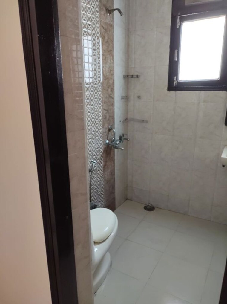 Bathroom, sector 23 3 Bedroom 1800 Sq.Ft. Villa In Sector 23 Gurgaon 10102304